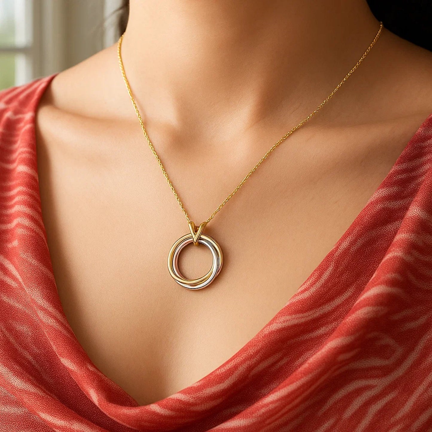 14K Tri Color Gold Interlocking Circle Pendant Necklace