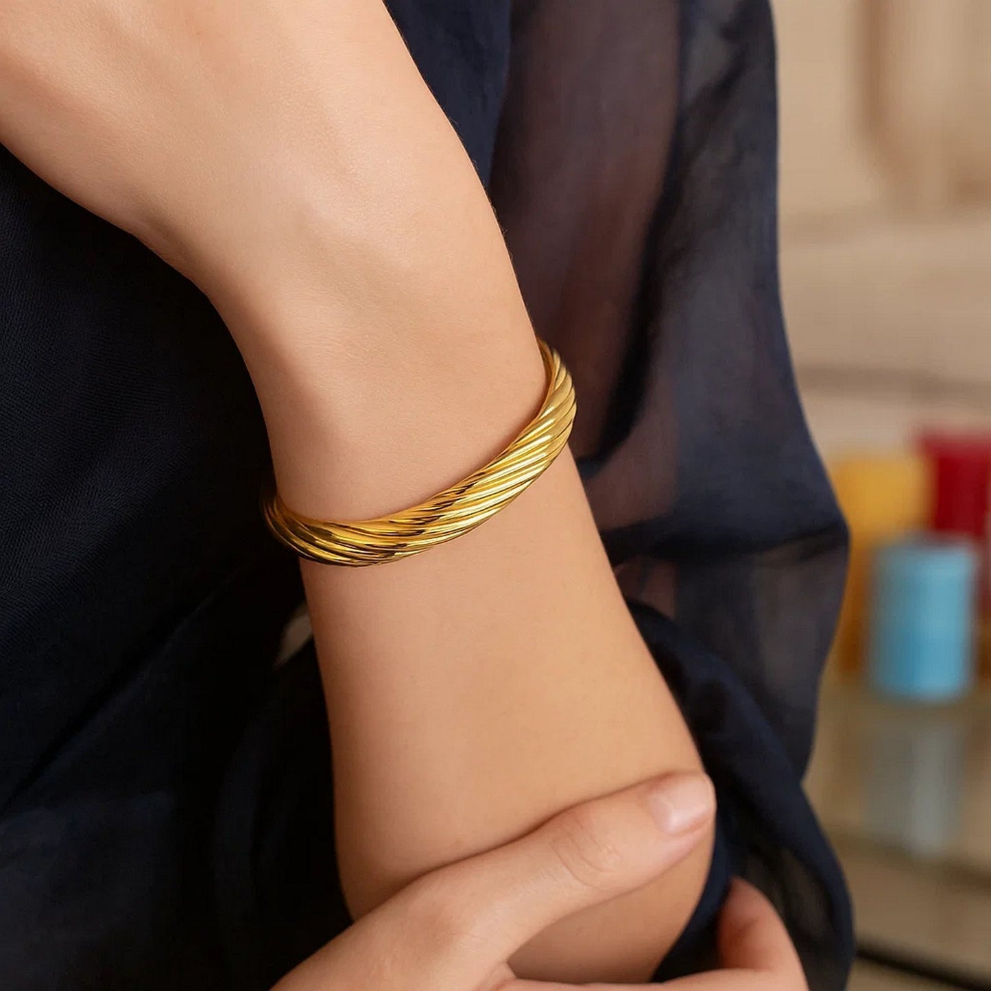 14K Yellow Gold Twist Bangle (10.00 mm)