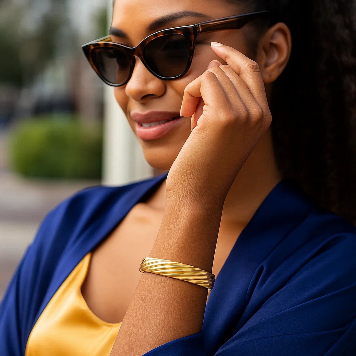 14K Yellow Gold Twist Bangle (10.00 mm)