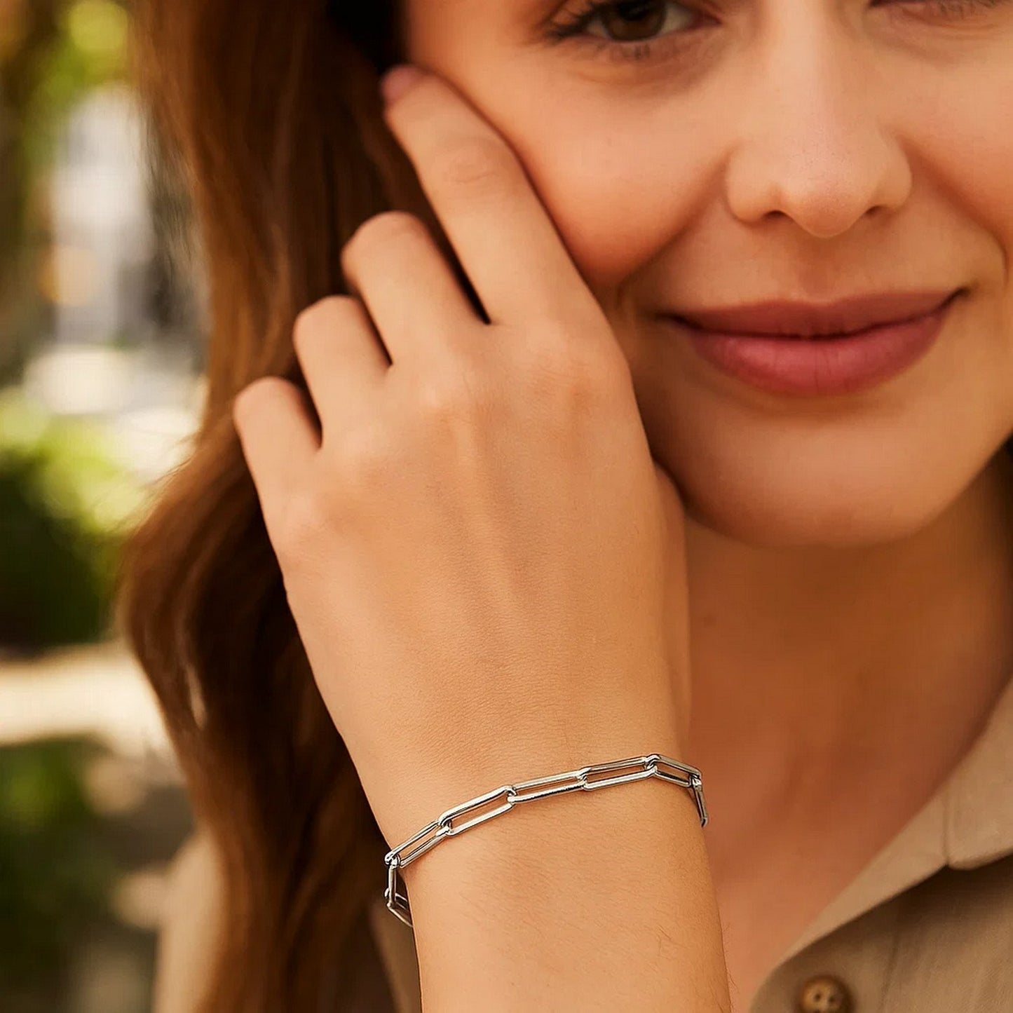 14K White Gold Bold Paperclip Chain Bracelet (4.20 mm)