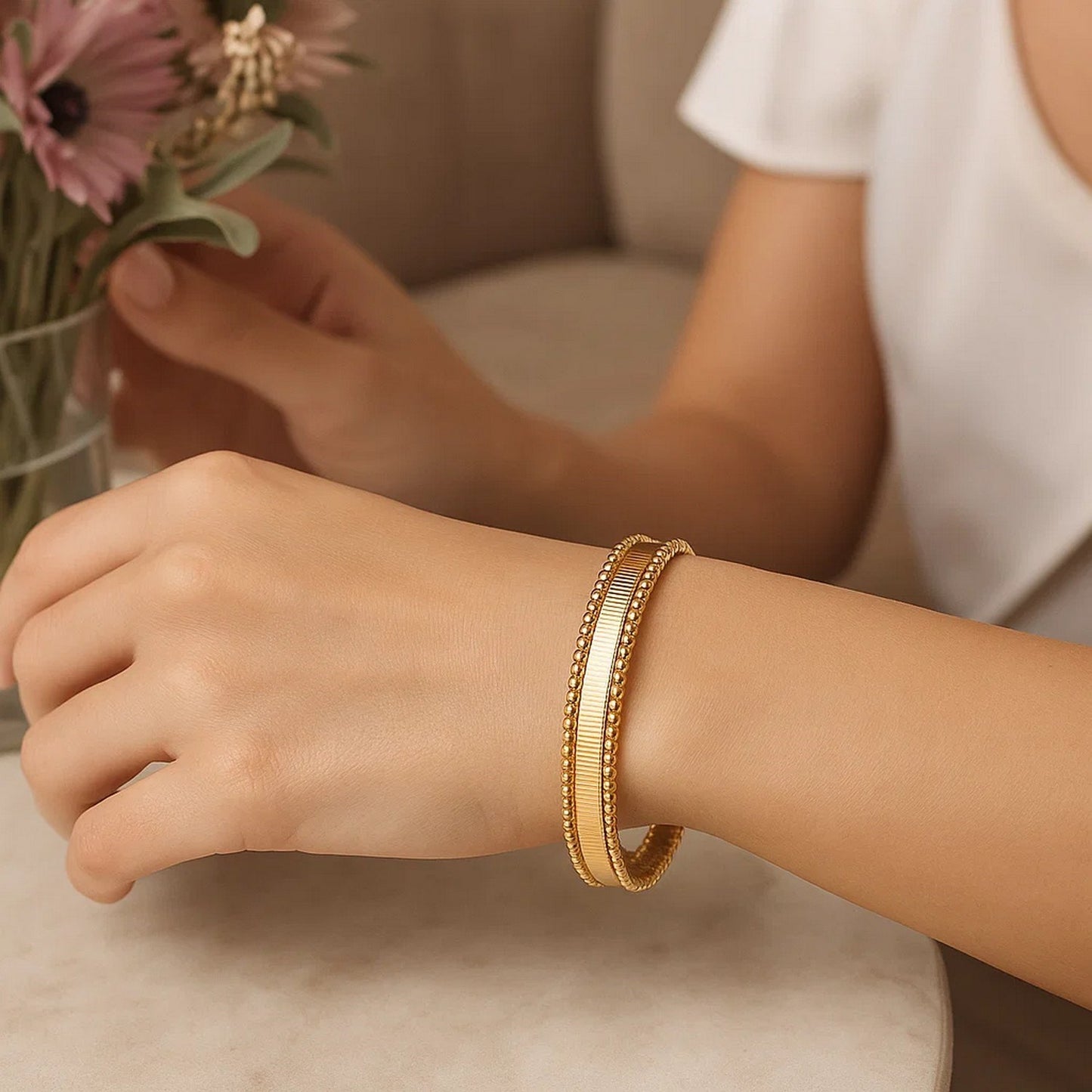 Smooth Surface Pallina Cuff Bangle in 14K Yellow Gold (9.00 mm)