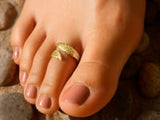 14k Yellow Gold Bypass Style Toe Ring with Leaves
